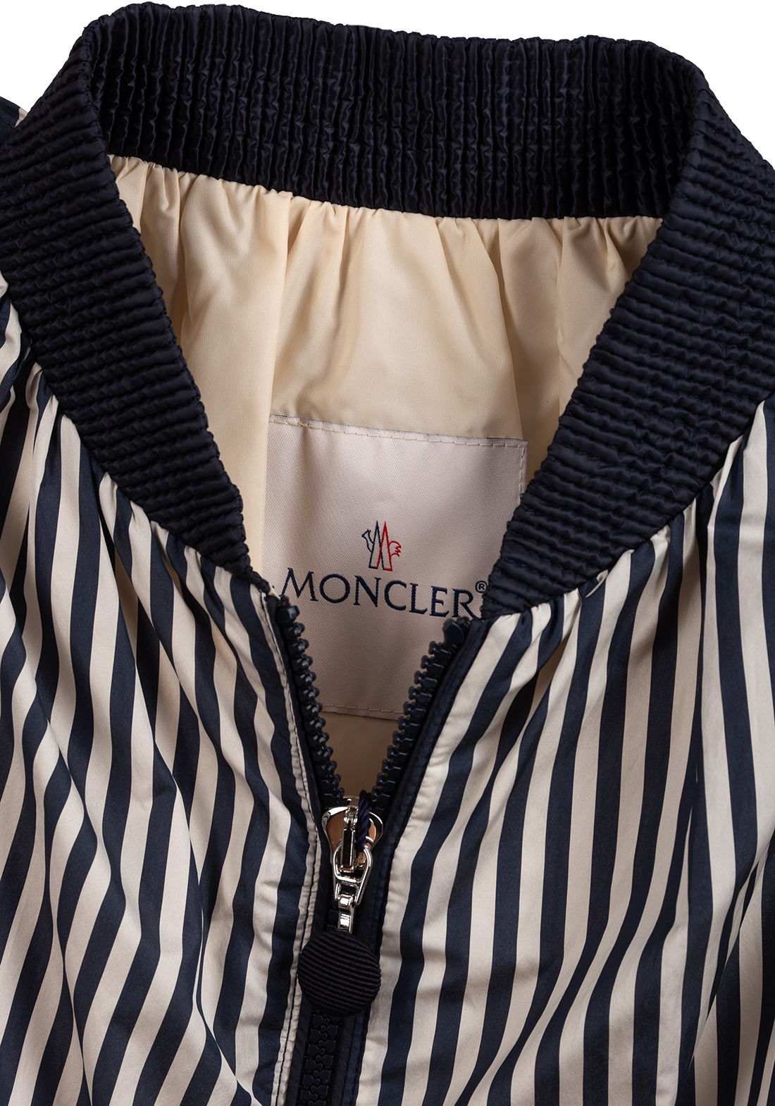 Бомбер Moncler