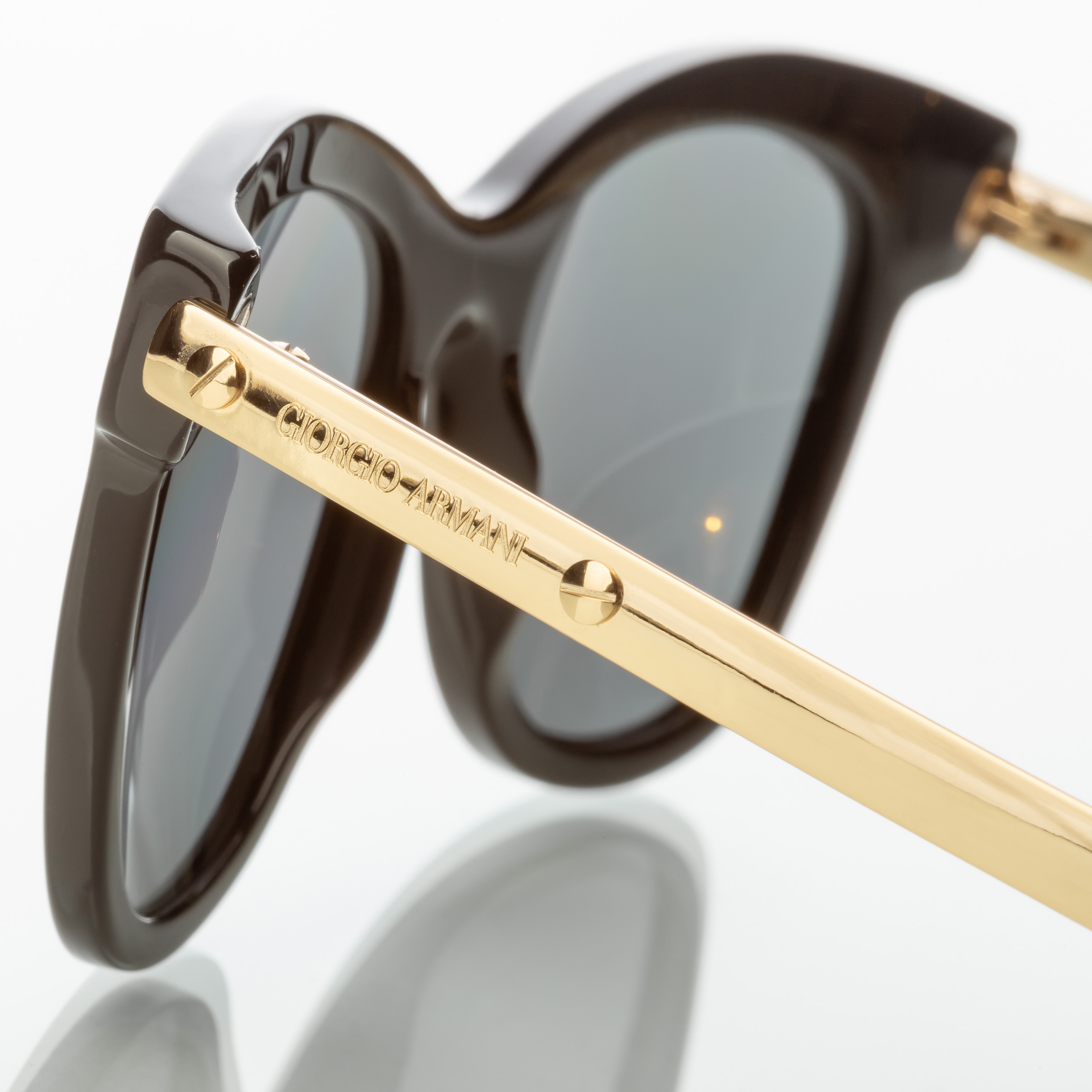 Солнцезащитные очки Giorgio Armani