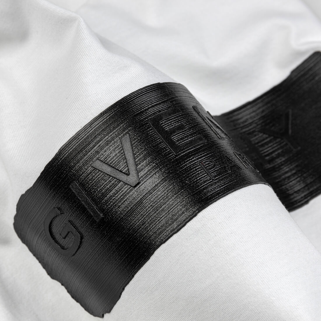 Футболка Givenchy