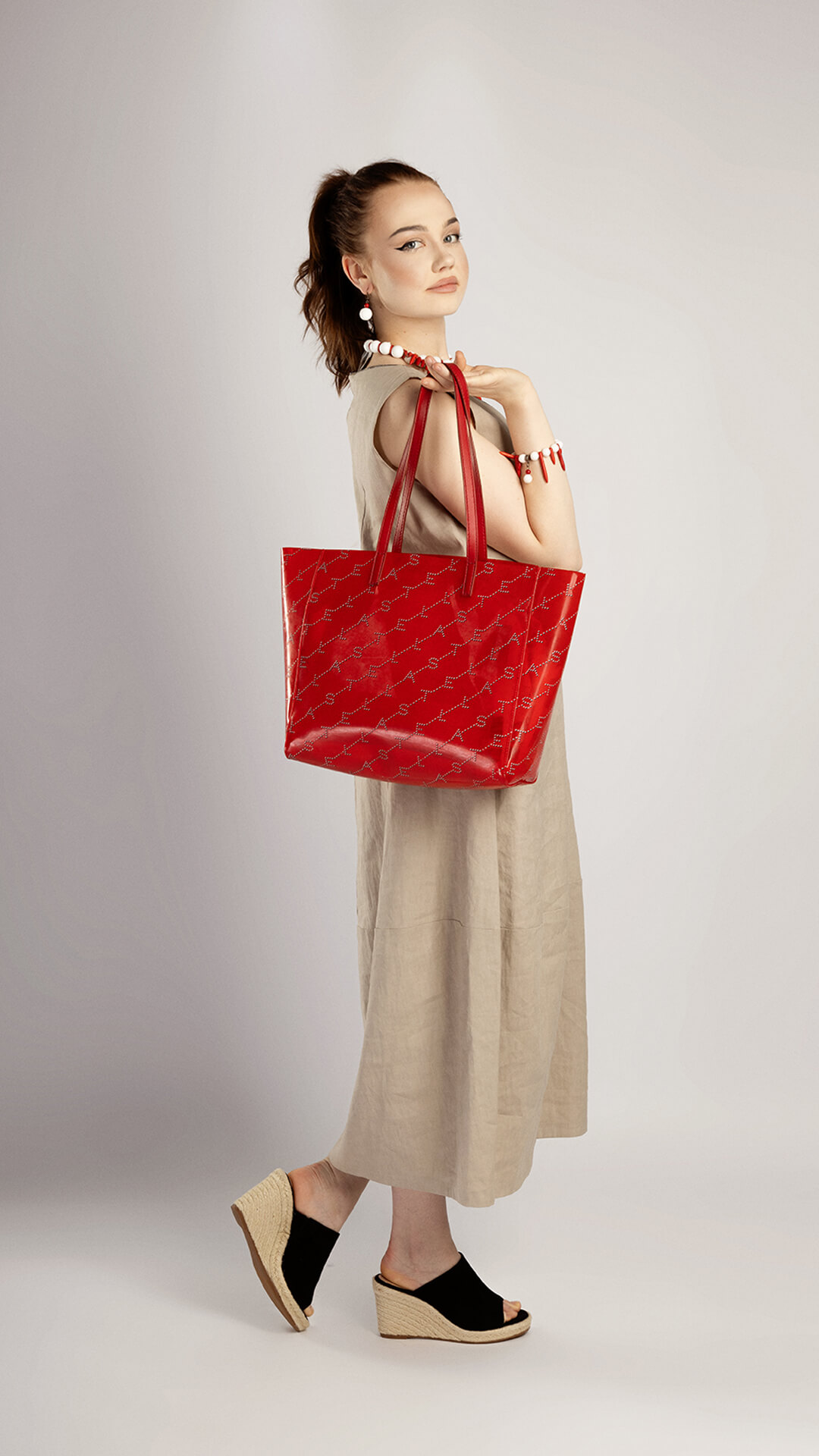 Сабо Stuart Weitzman