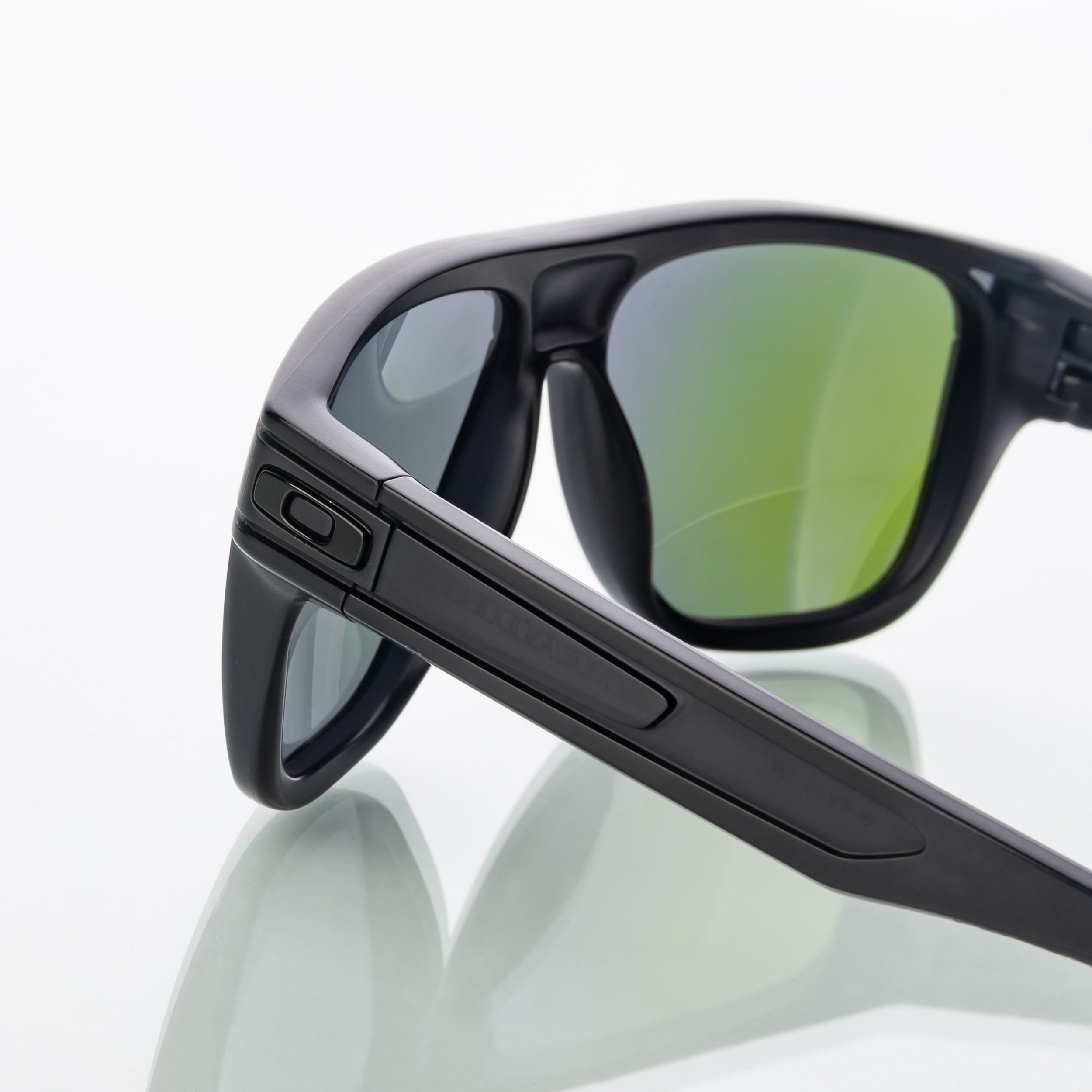 Солнцезащитные очки Oakley Breadbox