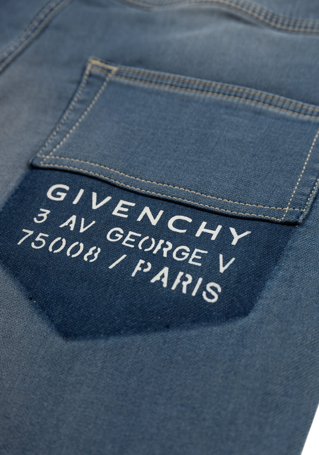 Джинсы Givenchy