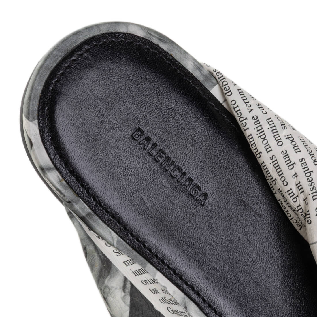 Шлепанцы Balenciaga